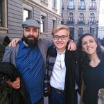 Un poema es una petición y una petición es una poema