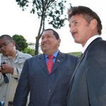 Sean Penn, Oliver Stone y Calle 13 lamentan la muerte de Chávez. Sean Penn, Oliver Stone y Calle 13 lamentan la muerte de Chávez.