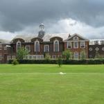 Being a Staff in Watford, England. (Monitora en Watford, Inglaterra.)