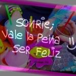 Sonríe, a los catorce años vale la pena ser feliz:) Sonríe, a los catorce años vale la pena ser feliz:)